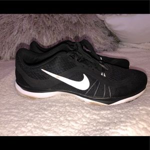 Black nike sneakers